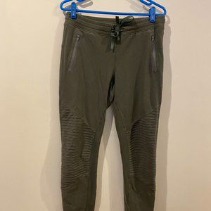 Alo Yoga joggers, green, medium